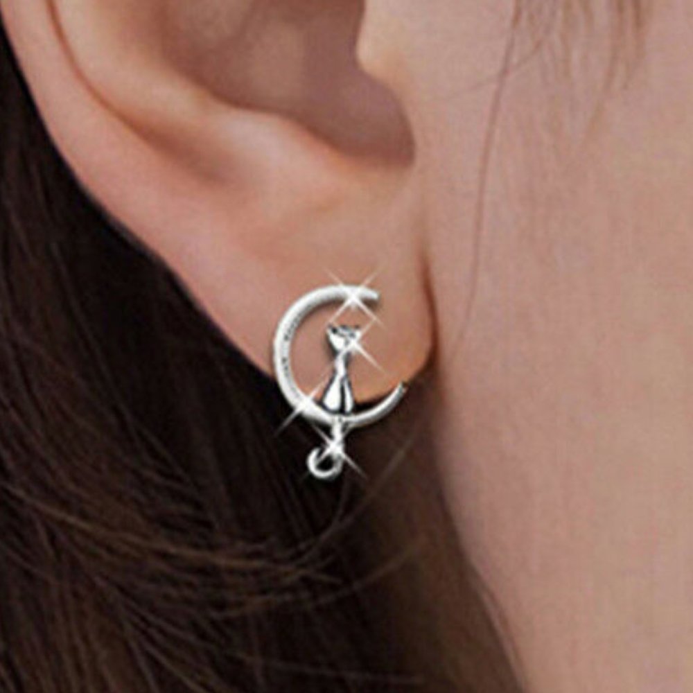 NWOT Silver Moon Cat Stud Earrings - Picture 3 of 5